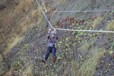 Sally Griffiths, Leiterin des UNDAC-Teams Africa-Europe, beim Outdoortraining